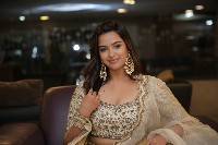 Actress Pujita Ponnada Stills